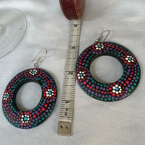 Large open circle Mandela dot style earrings - Picture 4 of 6